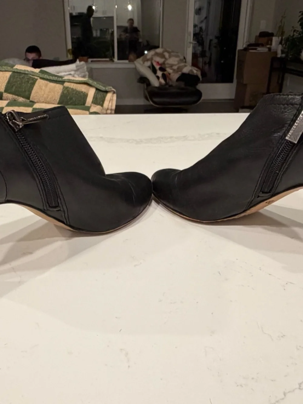 Vince Camuto Black Leather Side Zip Ankle Booties Heels Size 9M